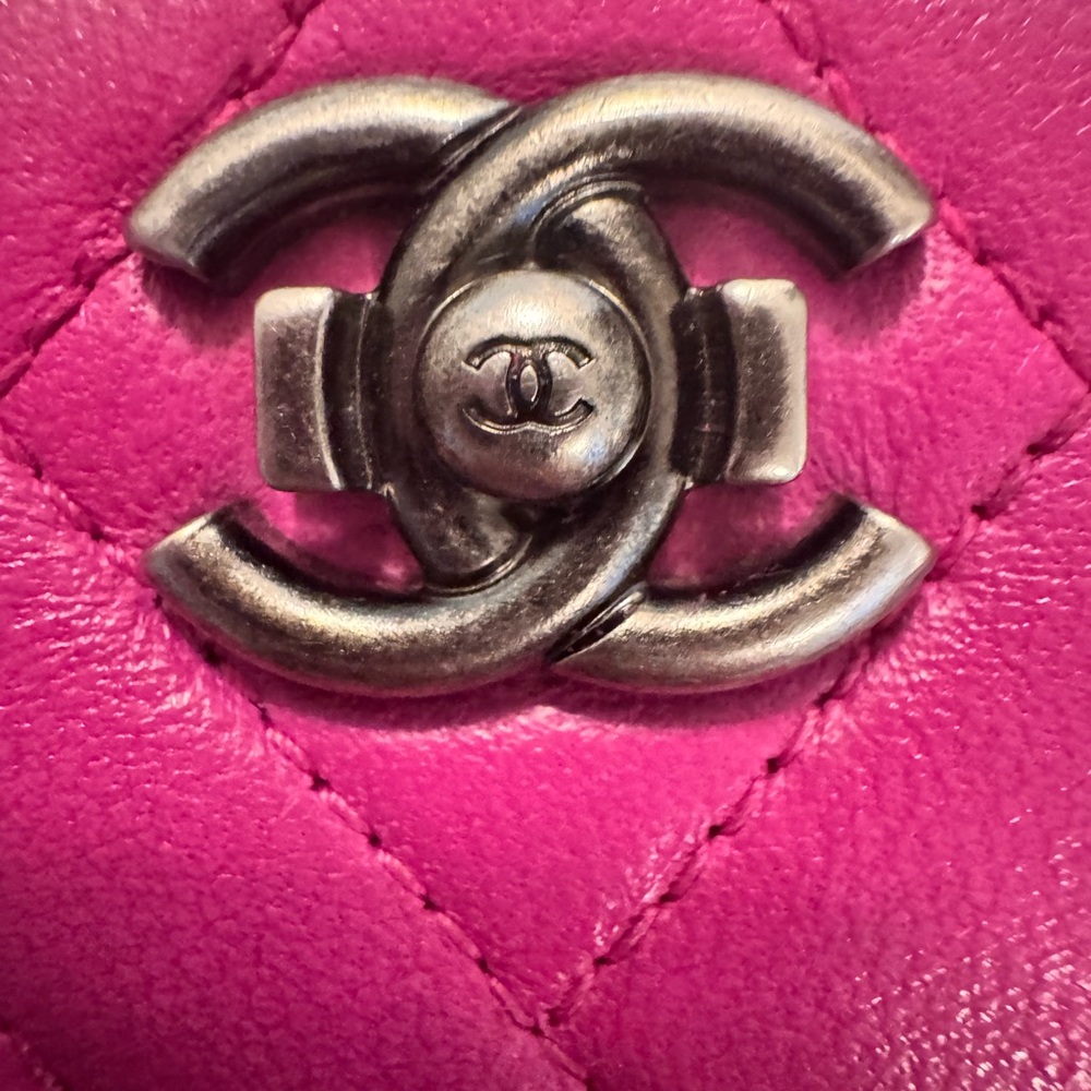 CHANEL SOLD 🔥 Matelasse
Boy Chanel Wallet Round
Zipper hot Pink Lambskin , - Picture 4 of 16